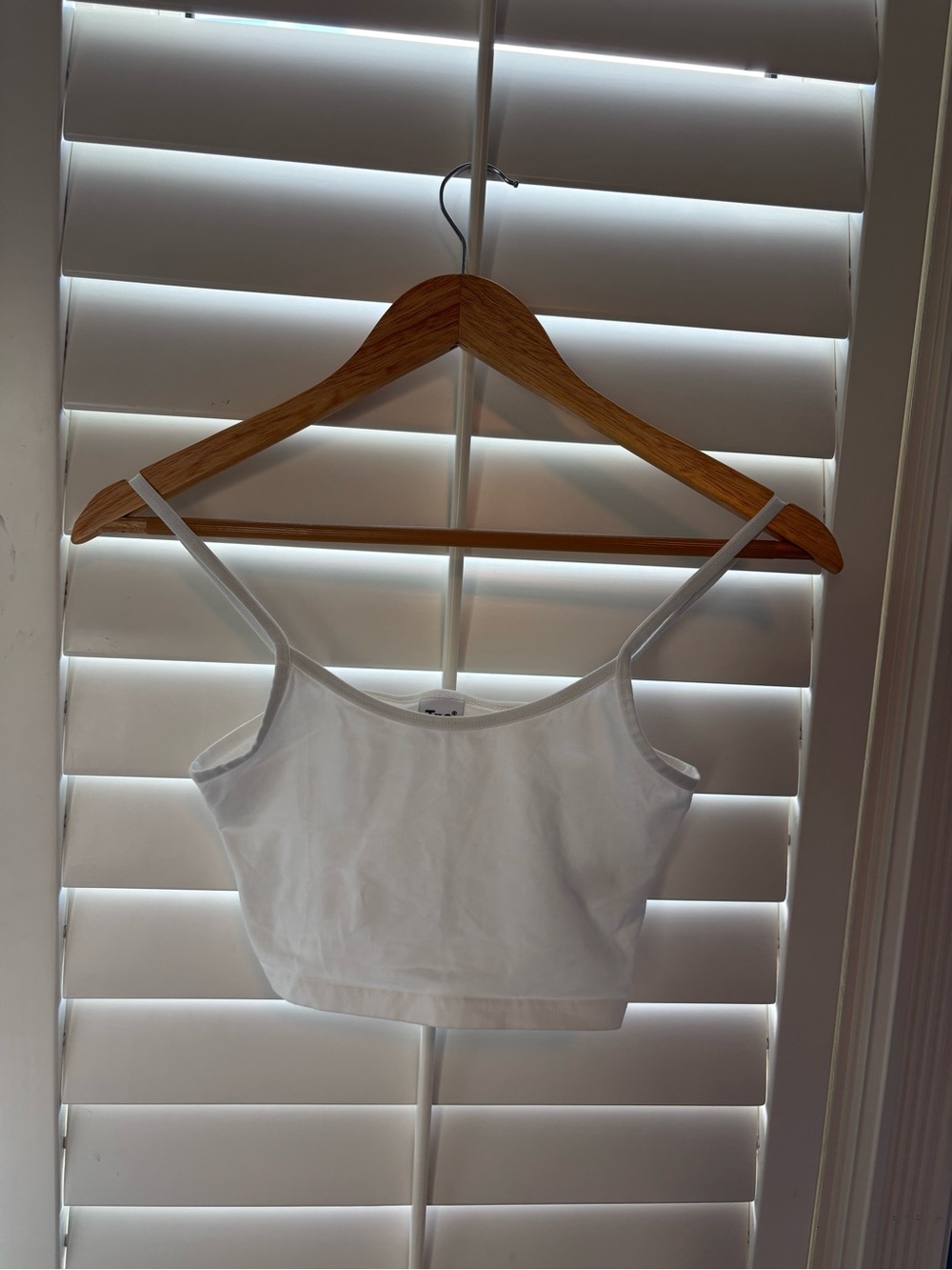 Aritzia TNA White Cropped Tank Top - Women